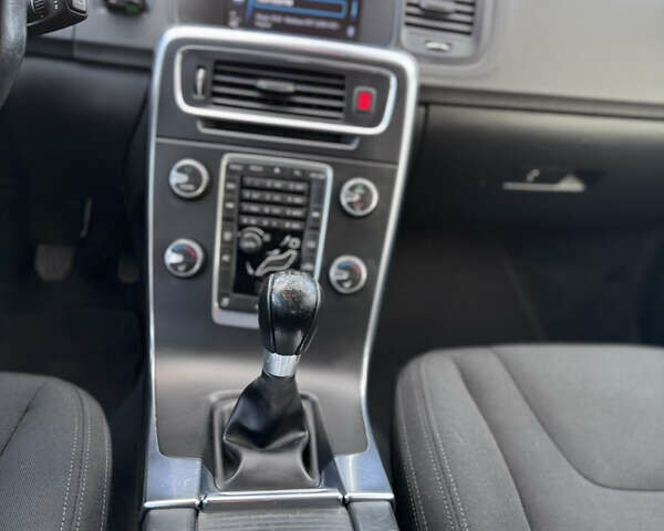 Чорний Вольво B60, об'ємом двигуна 1.6 л та пробігом 198 тис. км за 11300 $, фото 42 на Automoto.ua