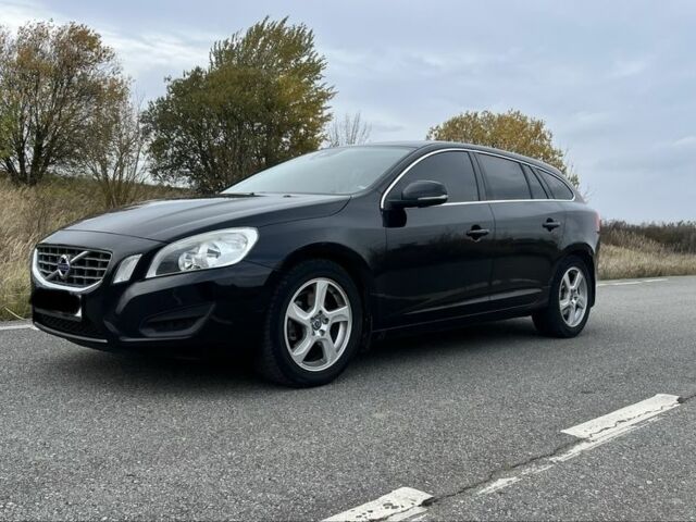 Черный Вольво B60, объемом двигателя 2 л и пробегом 223 тыс. км за 11500 $, фото 1 на Automoto.ua
