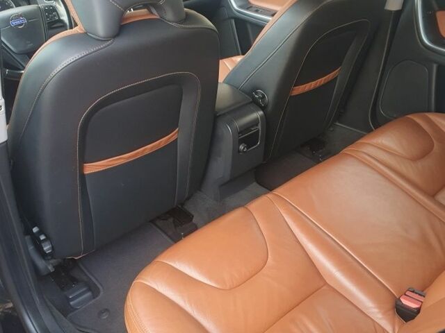 Черный Вольво B60, объемом двигателя 1.6 л и пробегом 290 тыс. км за 9900 $, фото 4 на Automoto.ua