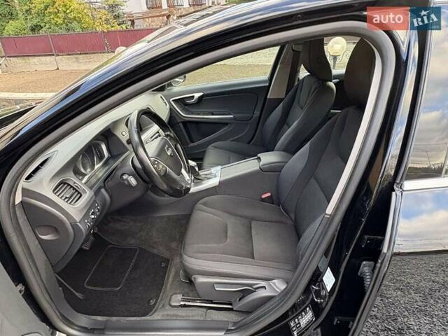 Чорний Вольво B60, об'ємом двигуна 1.99 л та пробігом 257 тис. км за 12200 $, фото 23 на Automoto.ua