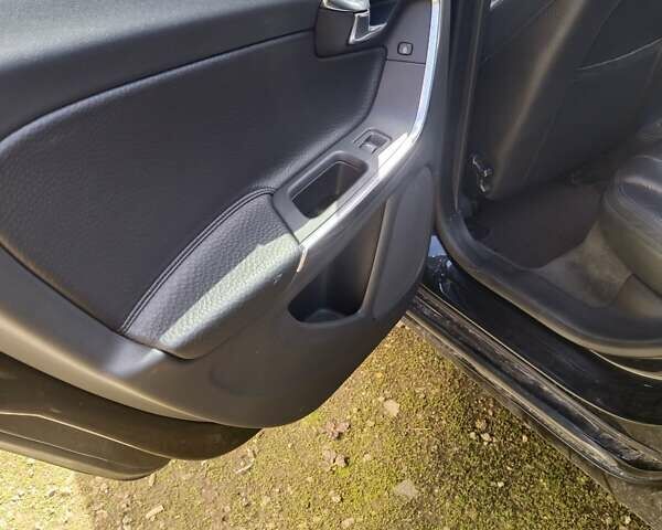 Черный Вольво B60, объемом двигателя 1.56 л и пробегом 222 тыс. км за 11500 $, фото 17 на Automoto.ua