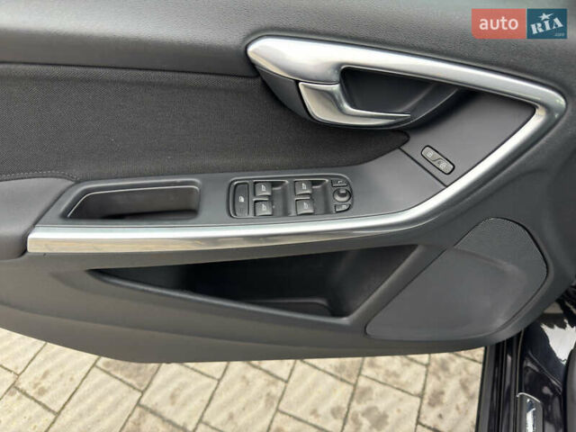 Чорний Вольво B60, об'ємом двигуна 1.6 л та пробігом 214 тис. км за 10499 $, фото 103 на Automoto.ua