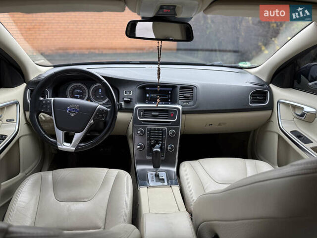 Чорний Вольво B60, об'ємом двигуна 2 л та пробігом 226 тис. км за 11200 $, фото 36 на Automoto.ua