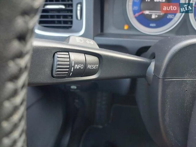 Черный Вольво B60, объемом двигателя 1.98 л и пробегом 272 тыс. км за 11777 $, фото 26 на Automoto.ua