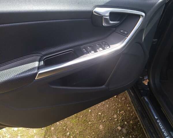 Черный Вольво B60, объемом двигателя 1.56 л и пробегом 222 тыс. км за 11500 $, фото 16 на Automoto.ua