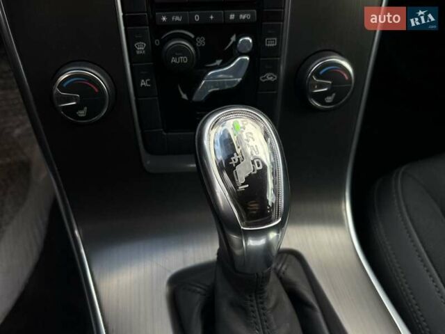 Чорний Вольво B60, об'ємом двигуна 1.99 л та пробігом 257 тис. км за 12200 $, фото 41 на Automoto.ua