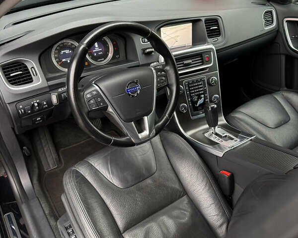 Чорний Вольво B60, об'ємом двигуна 2 л та пробігом 262 тис. км за 11799 $, фото 41 на Automoto.ua