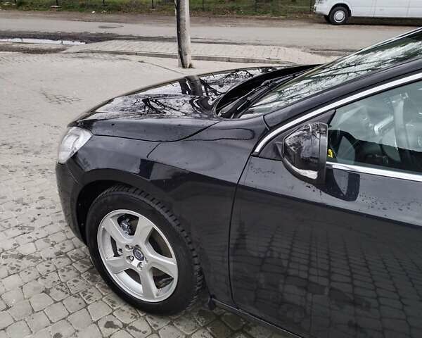 Черный Вольво B60, объемом двигателя 1.56 л и пробегом 222 тыс. км за 11500 $, фото 4 на Automoto.ua