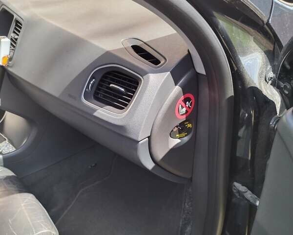 Черный Вольво B60, объемом двигателя 1.56 л и пробегом 222 тыс. км за 11500 $, фото 20 на Automoto.ua