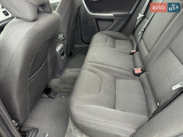 Чорний Вольво B60, об'ємом двигуна 1.6 л та пробігом 214 тис. км за 10499 $, фото 105 на Automoto.ua