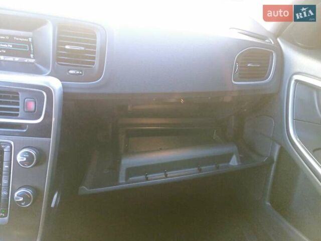 Чорний Вольво B60, об'ємом двигуна 1.6 л та пробігом 247 тис. км за 10750 $, фото 78 на Automoto.ua