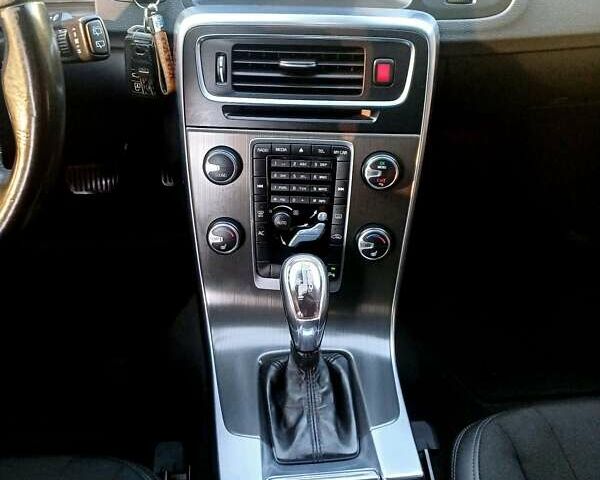 Чорний Вольво B60, об'ємом двигуна 1.6 л та пробігом 247 тис. км за 10750 $, фото 83 на Automoto.ua