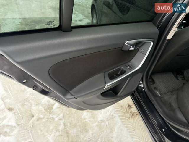 Черный Вольво B60, объемом двигателя 1.56 л и пробегом 281 тыс. км за 8900 $, фото 38 на Automoto.ua