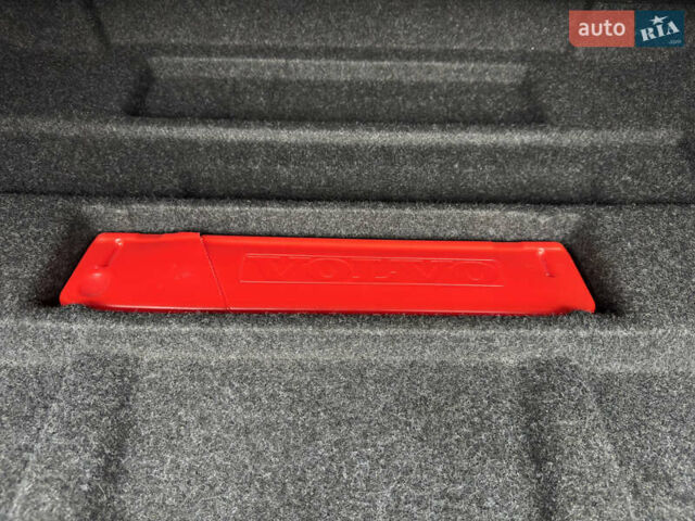 Чорний Вольво B60, об'ємом двигуна 1.6 л та пробігом 214 тис. км за 10499 $, фото 167 на Automoto.ua