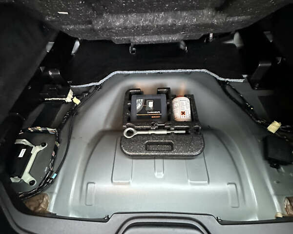 Черный Вольво B60, объемом двигателя 2.4 л и пробегом 265 тыс. км за 11500 $, фото 30 на Automoto.ua