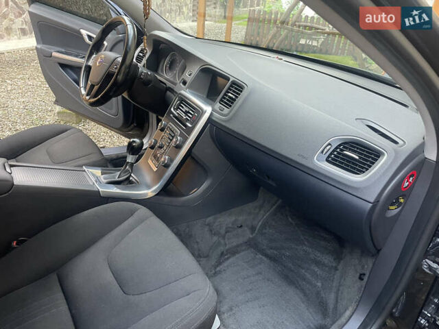 Чорний Вольво B60, об'ємом двигуна 1.56 л та пробігом 279 тис. км за 9500 $, фото 50 на Automoto.ua