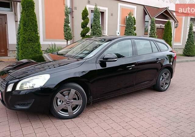 Черный Вольво B60, объемом двигателя 2 л и пробегом 289 тыс. км за 10900 $, фото 4 на Automoto.ua