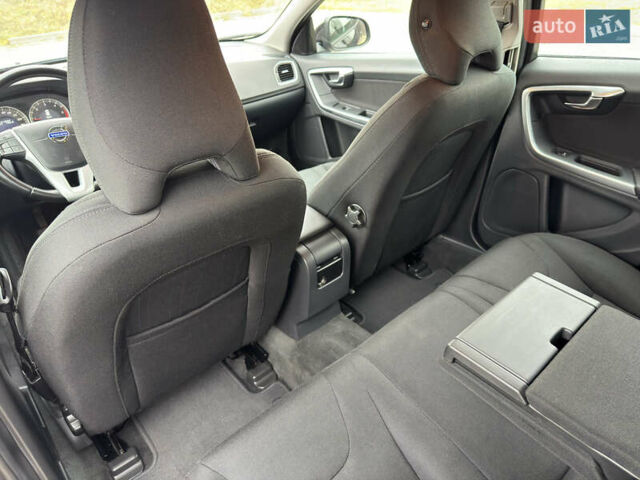 Чорний Вольво B60, об'ємом двигуна 1.6 л та пробігом 214 тис. км за 10499 $, фото 107 на Automoto.ua