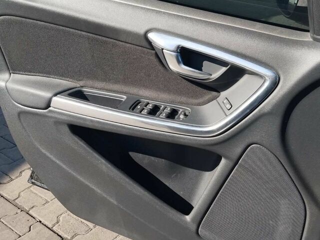 Чорний Вольво B60, об'ємом двигуна 1.56 л та пробігом 217 тис. км за 12000 $, фото 38 на Automoto.ua