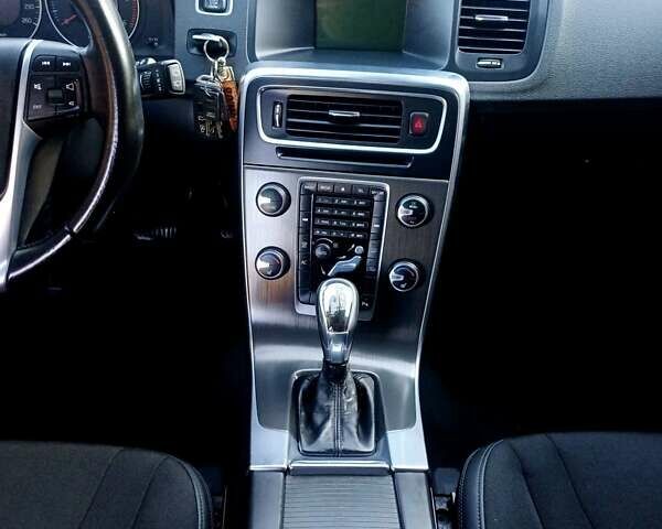 Чорний Вольво B60, об'ємом двигуна 1.6 л та пробігом 247 тис. км за 10750 $, фото 66 на Automoto.ua