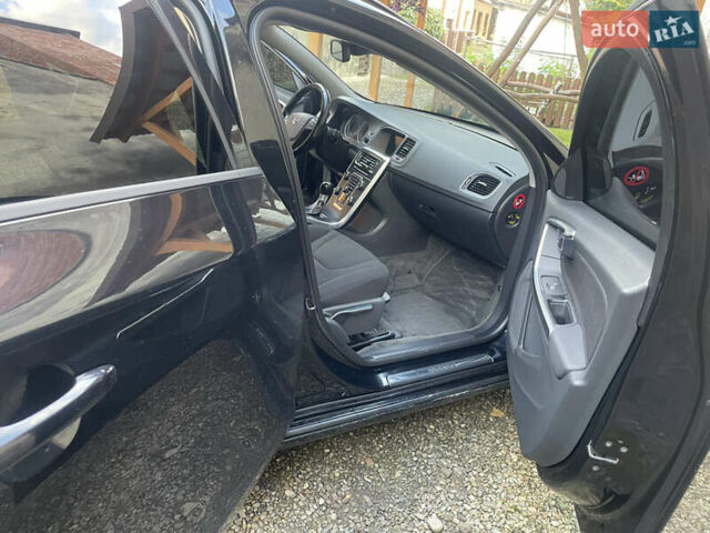 Чорний Вольво B60, об'ємом двигуна 1.56 л та пробігом 279 тис. км за 9500 $, фото 62 на Automoto.ua