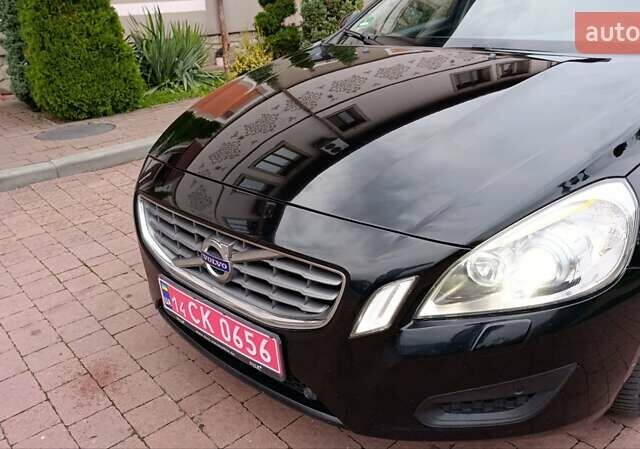 Черный Вольво B60, объемом двигателя 2 л и пробегом 289 тыс. км за 10900 $, фото 13 на Automoto.ua