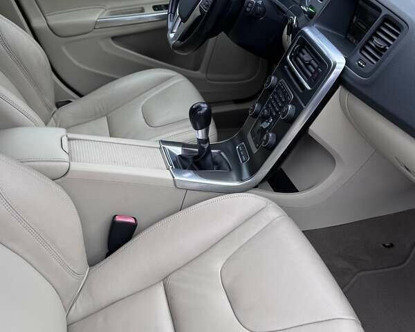 Чорний Вольво B60, об'ємом двигуна 2 л та пробігом 232 тис. км за 12700 $, фото 32 на Automoto.ua