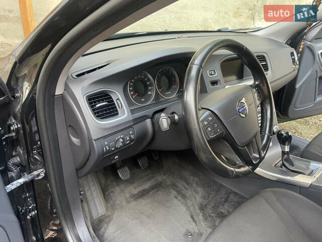 Чорний Вольво B60, об'ємом двигуна 1.56 л та пробігом 279 тис. км за 9500 $, фото 45 на Automoto.ua