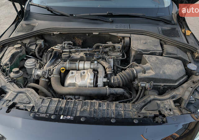 Черный Вольво B60, объемом двигателя 1.56 л и пробегом 270 тыс. км за 13700 $, фото 11 на Automoto.ua