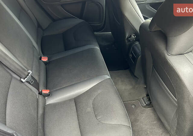 Черный Вольво B60, объемом двигателя 1.6 л и пробегом 270 тыс. км за 9600 $, фото 19 на Automoto.ua