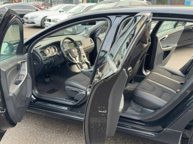 Черный Вольво B60, объемом двигателя 2 л и пробегом 235 тыс. км за 13000 $, фото 20 на Automoto.ua