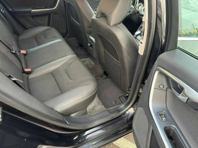 Черный Вольво B60, объемом двигателя 2 л и пробегом 235 тыс. км за 13000 $, фото 23 на Automoto.ua