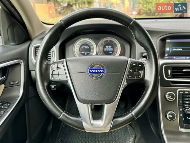 Черный Вольво B60, объемом двигателя 1.56 л и пробегом 240 тыс. км за 12490 $, фото 21 на Automoto.ua