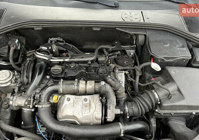 Черный Вольво B60, объемом двигателя 1.6 л и пробегом 270 тыс. км за 9600 $, фото 31 на Automoto.ua