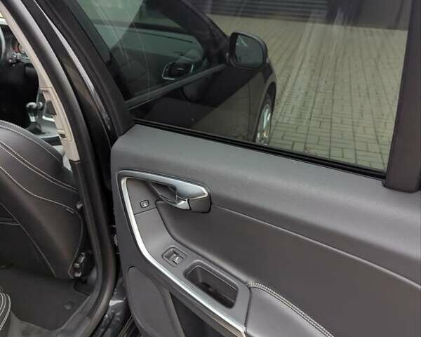 Чорний Вольво B60, об'ємом двигуна 1.56 л та пробігом 221 тис. км за 10800 $, фото 2 на Automoto.ua