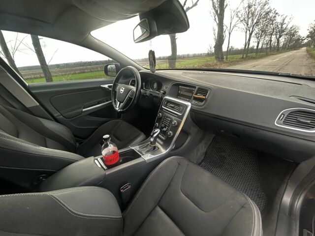 Чорний Вольво B60, об'ємом двигуна 1.6 л та пробігом 271 тис. км за 11200 $, фото 13 на Automoto.ua