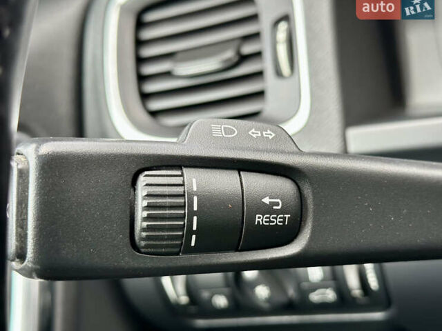 Черный Вольво B60, объемом двигателя 1.56 л и пробегом 240 тыс. км за 12490 $, фото 25 на Automoto.ua