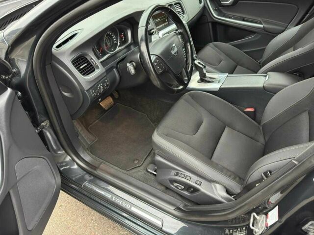 Черный Вольво B60, объемом двигателя 2 л и пробегом 243 тыс. км за 14500 $, фото 21 на Automoto.ua