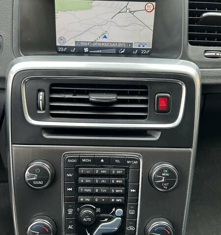 Черный Вольво B60, объемом двигателя 1.6 л и пробегом 270 тыс. км за 9600 $, фото 25 на Automoto.ua