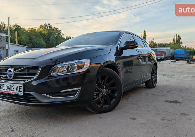 Черный Вольво B60, объемом двигателя 1.56 л и пробегом 270 тыс. км за 13700 $, фото 1 на Automoto.ua