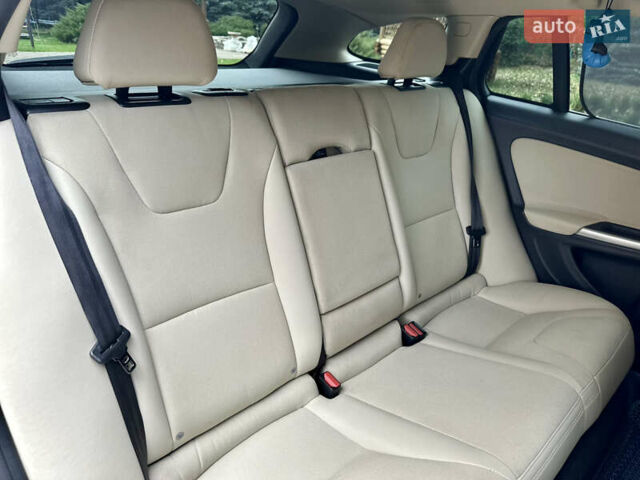 Черный Вольво B60, объемом двигателя 1.56 л и пробегом 240 тыс. км за 12490 $, фото 36 на Automoto.ua