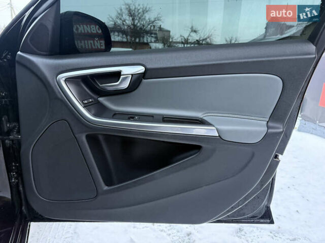 Чорний Вольво B60, об'ємом двигуна 2.4 л та пробігом 260 тис. км за 14900 $, фото 18 на Automoto.ua