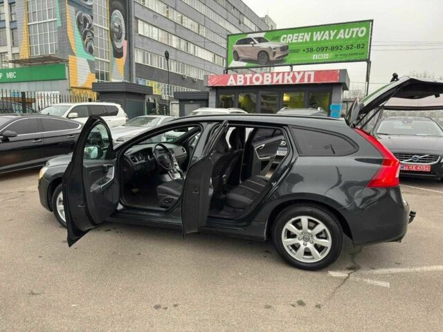 Черный Вольво B60, объемом двигателя 2 л и пробегом 243 тыс. км за 14500 $, фото 17 на Automoto.ua