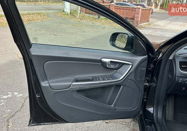 Черный Вольво B60, объемом двигателя 1.6 л и пробегом 270 тыс. км за 9600 $, фото 14 на Automoto.ua