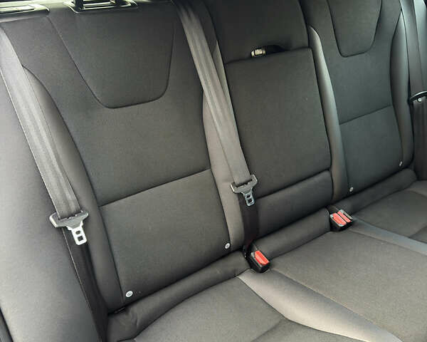 Черный Вольво B60, объемом двигателя 1.98 л и пробегом 235 тыс. км за 13000 $, фото 28 на Automoto.ua