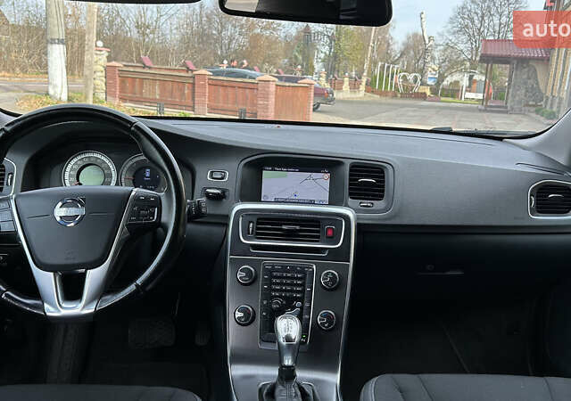 Черный Вольво B60, объемом двигателя 1.6 л и пробегом 270 тыс. км за 9600 $, фото 24 на Automoto.ua