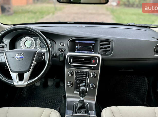 Черный Вольво B60, объемом двигателя 1.56 л и пробегом 240 тыс. км за 12490 $, фото 27 на Automoto.ua