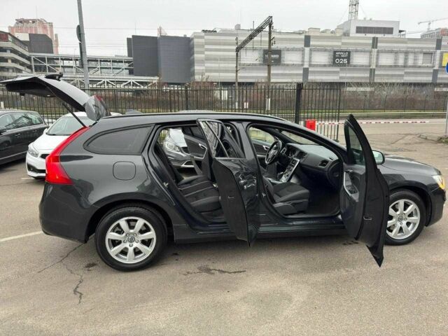 Черный Вольво B60, объемом двигателя 2 л и пробегом 243 тыс. км за 14500 $, фото 14 на Automoto.ua