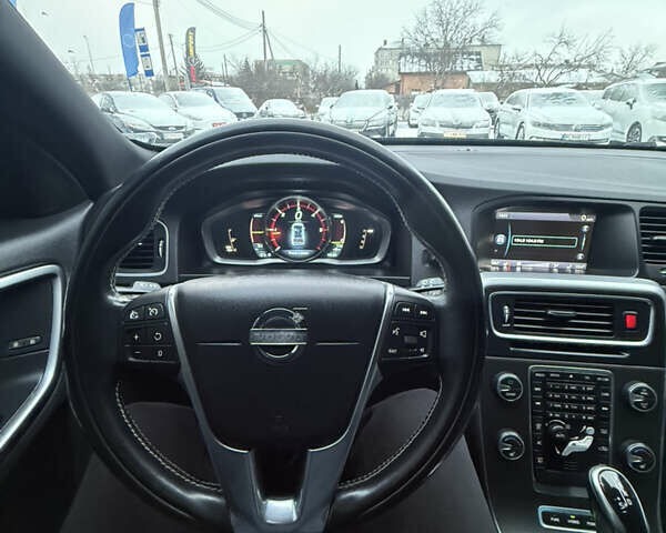 Чорний Вольво B60, об'ємом двигуна 2.4 л та пробігом 260 тис. км за 14900 $, фото 15 на Automoto.ua