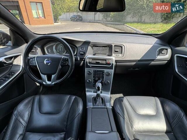 Чорний Вольво B60, об'ємом двигуна 2.4 л та пробігом 258 тис. км за 15300 $, фото 10 на Automoto.ua